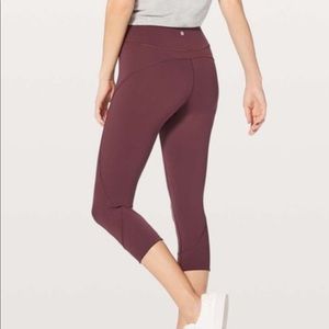 Size 8 lululemon in movement 19” everlux crop